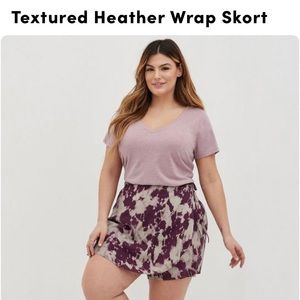 Torrid size 2 Textured Heather Wrap Skort